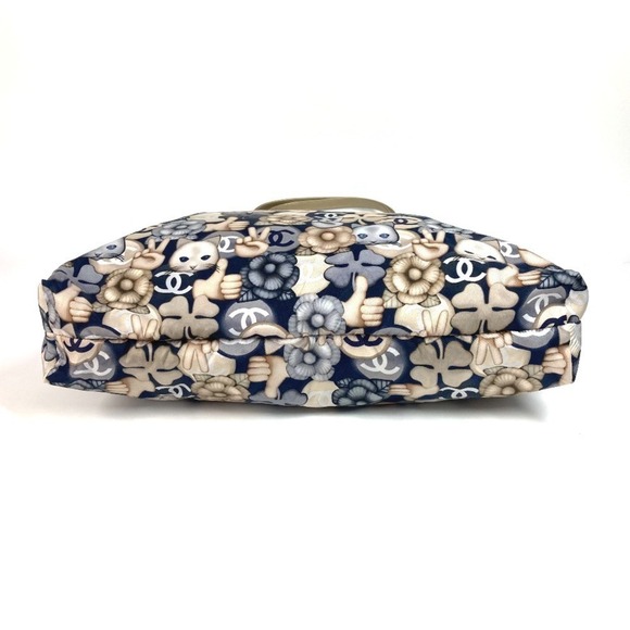 CHANEL Blue Leather Shoulder Bag - Picture 6 of 14